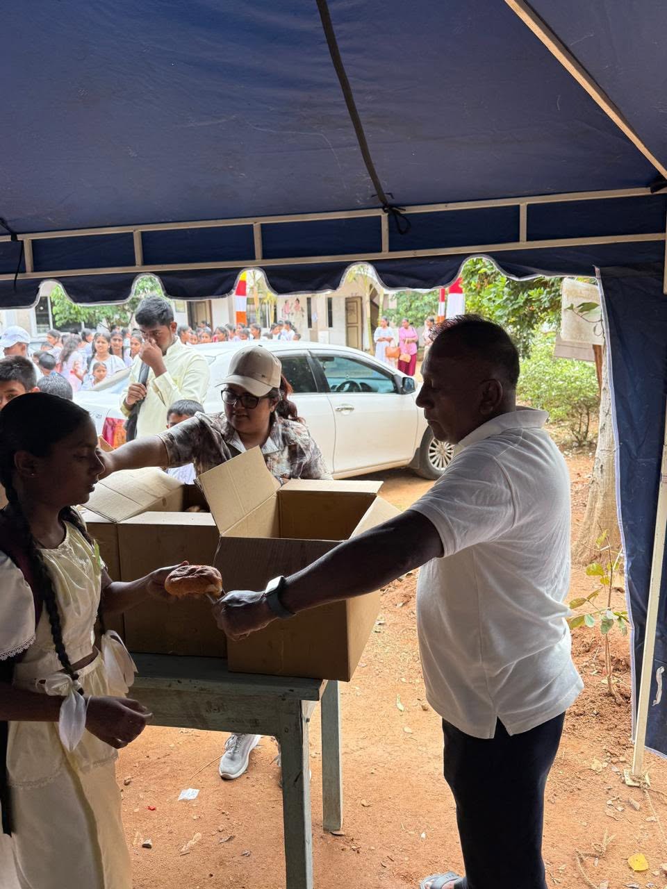දහම් පාසල් දරු දැරියන් වෙනුවෙන් ඇල්ල වෙළෙඳ සංගමයේ සත්කාරය 🙏 — photo 1