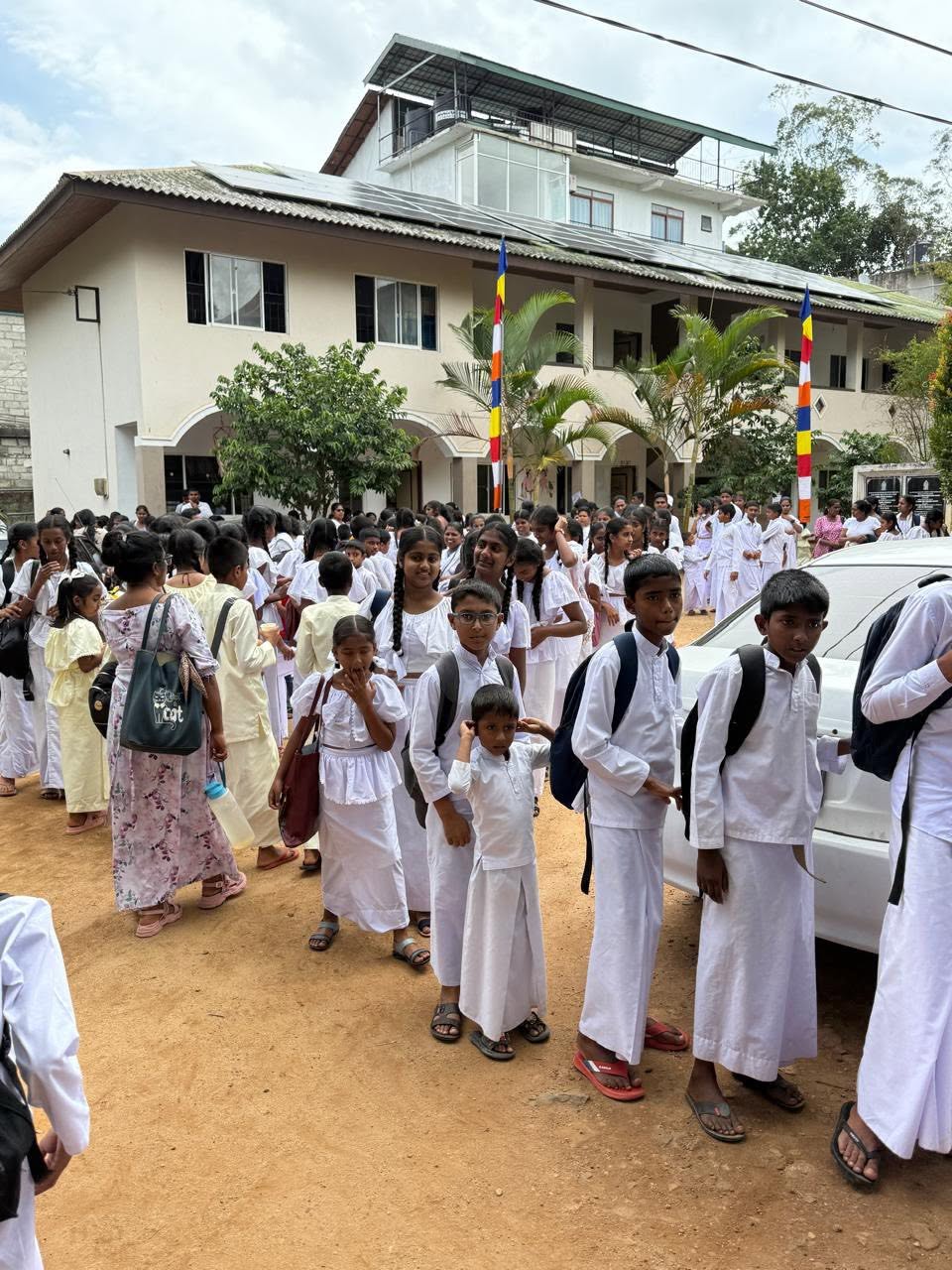 දහම් පාසල් දරු දැරියන් වෙනුවෙන් ඇල්ල වෙළෙඳ සංගමයේ සත්කාරය 🙏 — photo 16